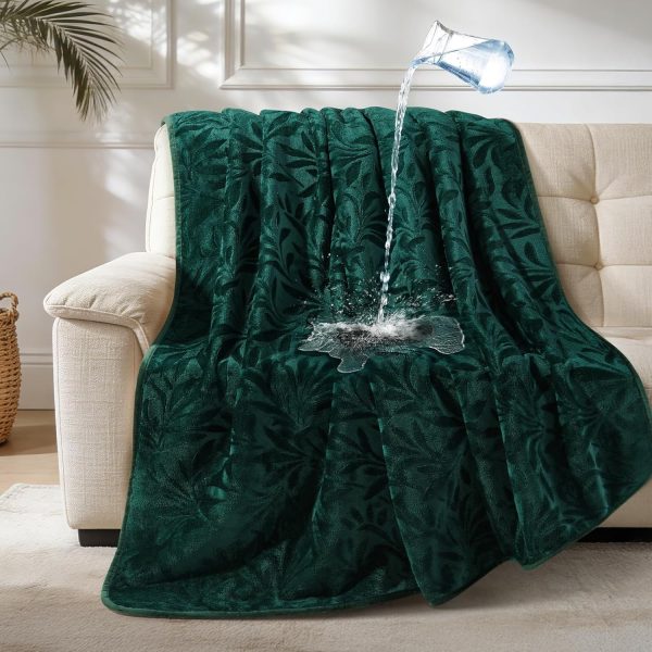 Waterproof Flannel Pet Blanket for Couch, Soft Stain & Leak Resistant Furniture Protector with Storage Bag, 50x60"